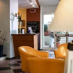 Amadei Figaro & فندق بيزارو