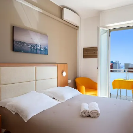 Hotell Amadei Figaro & 3*