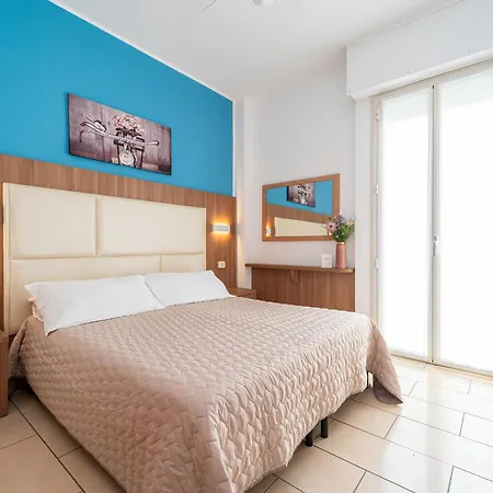 Hotel Amadei Figaro & 3*