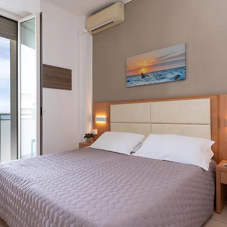 Amadei Figaro & Hotel