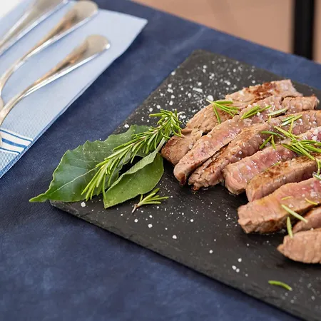 Amadei Figaro & Hotel 3*