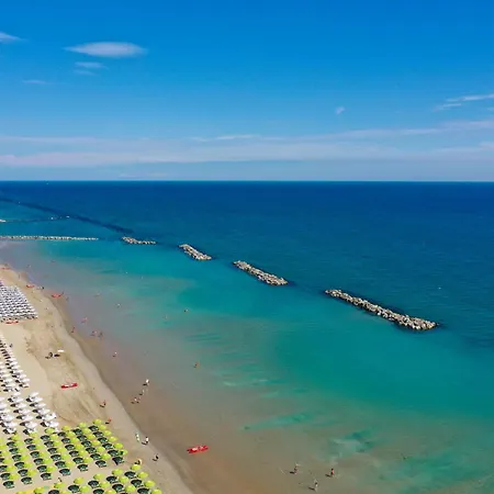 Amadei Figaro & Hotel