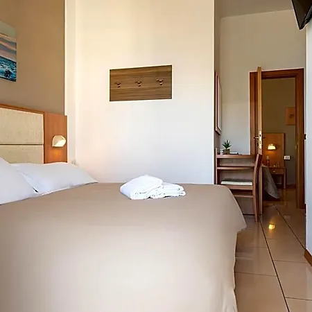 Hotel Amadei Figaro & 3*