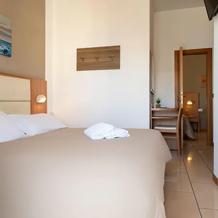 Hotel Amadei Figaro & 3*