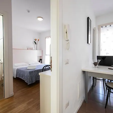 Amadei Figaro & Hotell