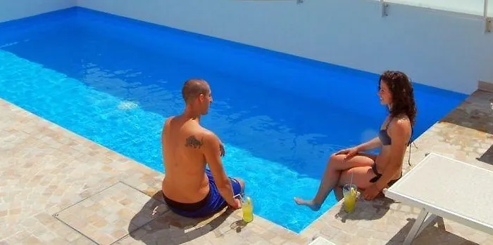 Szálloda Amadei Figaro &