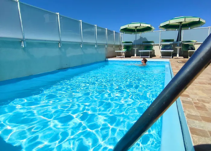 Amadei Figaro & Hotel 3*