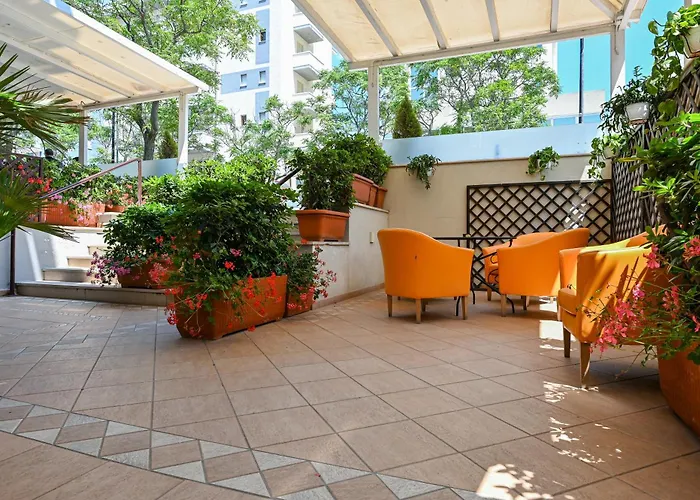 Hotel Amadei Figaro & 3*