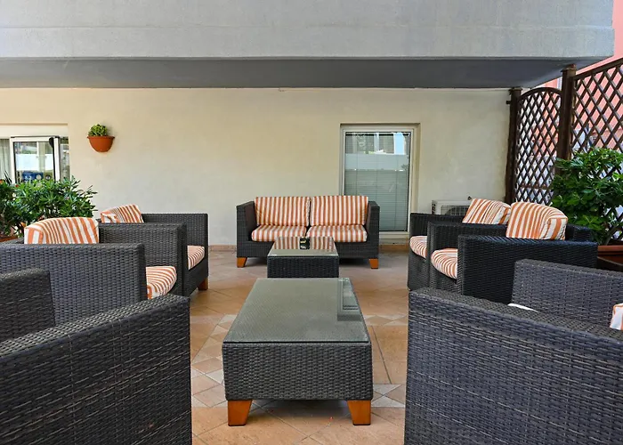 Hotel Amadei Figaro & 3*